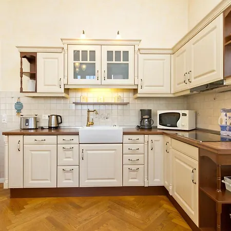 App 2 Apartment